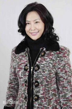 草帽警察篮彩荣是谁演的 篮彩荣扮演者乔红资料照片