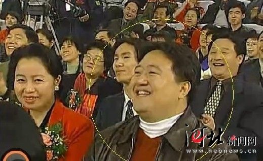 【春晚笑脸哥的背后故事】连续17年用车轮战术每年轮流向明星要票
