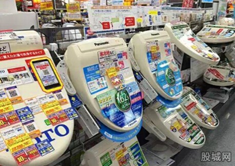 日本马桶盖几乎断货 中国大妈风靡日本马桶盖是病得治