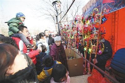 北京庙会标王赵山：卖羊肉串日进15万