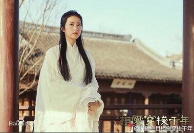 相爱穿梭千年影月是谁演的 影月扮演者周雨彤资料照片