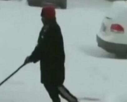 9秒铲雪哥视频走红网络 铲雪哥雪上舞蹈技术高超令人惊叹！