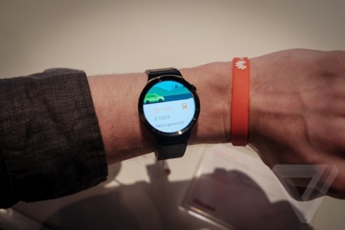 华为手表“华为Watch” 问世 华为智能手环B2、智能耳机N1发布