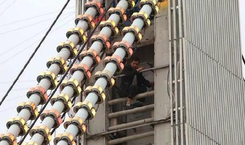 广东超市男子11万被划走 官方：程序合法