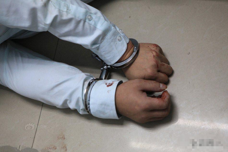 聚焦：男子派出所自残将肠子捅破 乞讨男月入上万在京买房