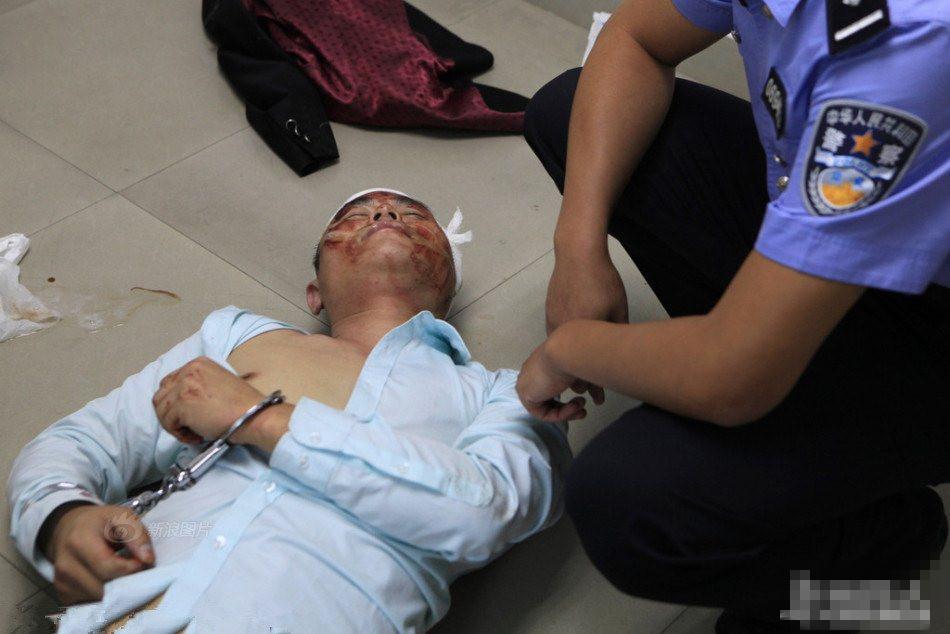 聚焦：男子派出所自残将肠子捅破 乞讨男月入上万在京买房