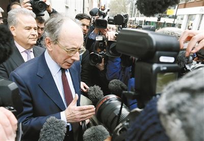 英议员赚外快遭“钓鱼调查” 辩称掉陷阱被迫请辞