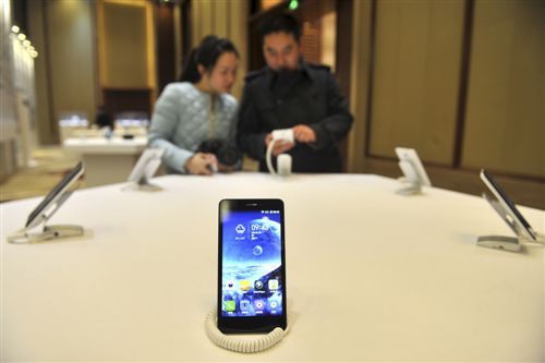 石墨烯<a href='http://www.bjxxg.cn/tech/shouji/' target='_blank'><u>手机</u></a>售价为2499元 特性：待机长导热强