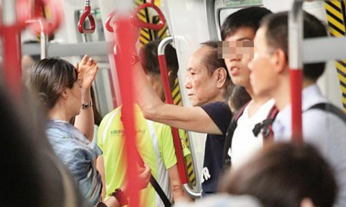 李连杰岳父平民生活低调：吃盒饭坐地铁(图)