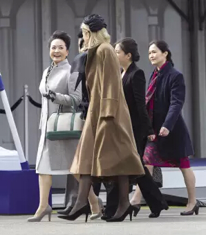 两会任性女翻译雷语“大家都很任性”走红 盘点那些金字塔尖的精英高翻们（组图）
