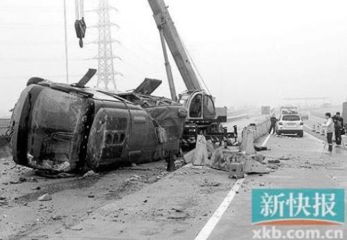 监控实拍公公保护怀孕儿媳事件全过程 家公举动让她很感动【图】