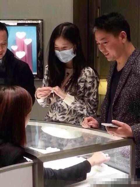 刘强东给奶茶妹一亿聘礼 揭女星聘礼杨幂豪宅赵薇过亿养胎
