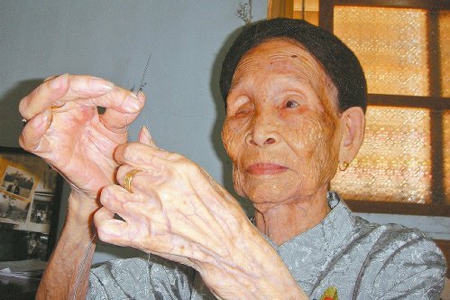 “但愿同月同日同时死”真实版 台107岁老人辞世
