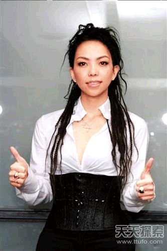 蒋欣叶祖新分手获蒋欣认可 盘点惨遭男友劈腿很受伤的十大美女明星（图）