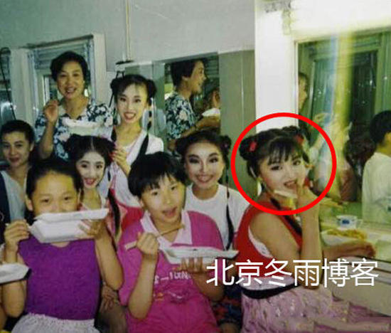 【图】蒋欣叶祖新分手 华妃娘娘8岁时少儿艺术团表演照已是十足的美人坯子