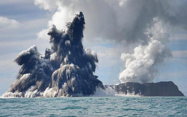 太平洋岛国汤加附近海底火山剧烈喷发 喷发催生一座新岛