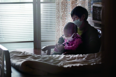 男扮女装卖卫生巾救白血病女儿 王海林突然消失触发公众神经