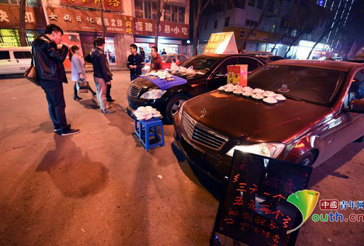 房祖名曾在街头卖艺