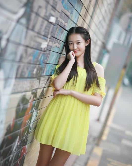 淄博17岁艺考女神孙瑞梓走红 清新美照来袭