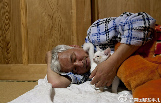 日本老人独守核事故隔离区照顾动物