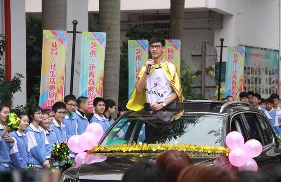 珠海七中举行“百日誓师”大会 中考学生誓师像阅兵 校长当司机