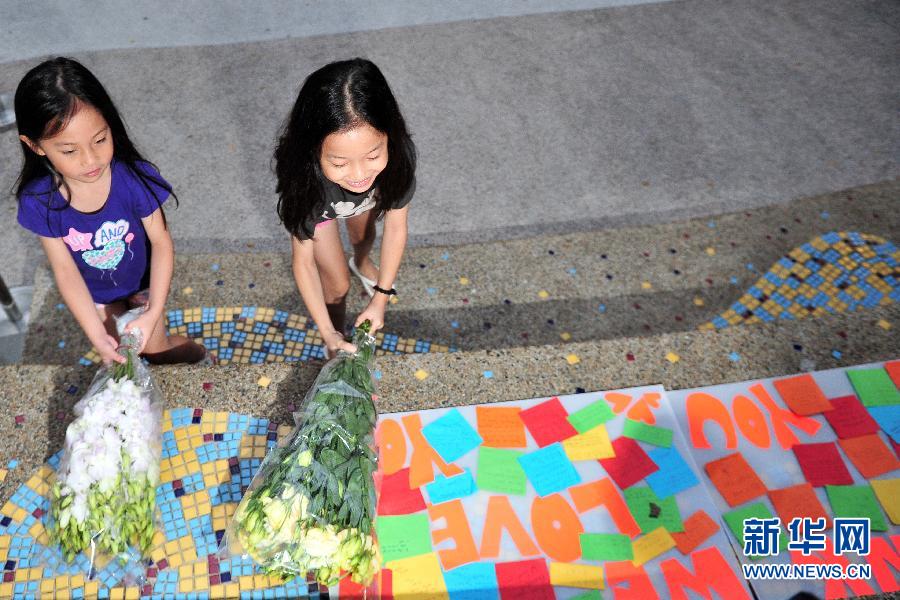 新加坡市民为建国总理李光耀送祝福