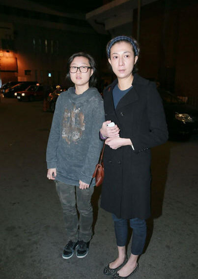 吴绮莉驳家暴藏毒 老师、警察向其说