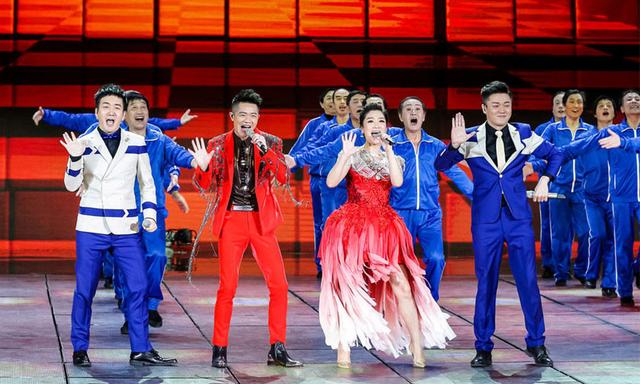 “最炫小苹果”出统一舞步 12套广场舞全国推出