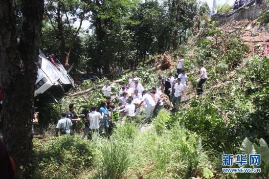 泰国普吉岛车祸致3名中国游客死亡【组图】