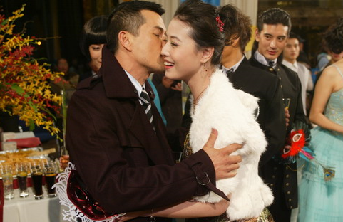 周海媚拒绝求婚 与正牌男友相恋6年揭秘过往情史