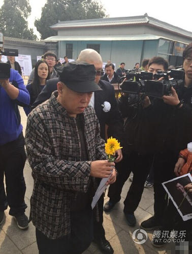 相声演员笑林追悼会举行 李双江潘长江等到场