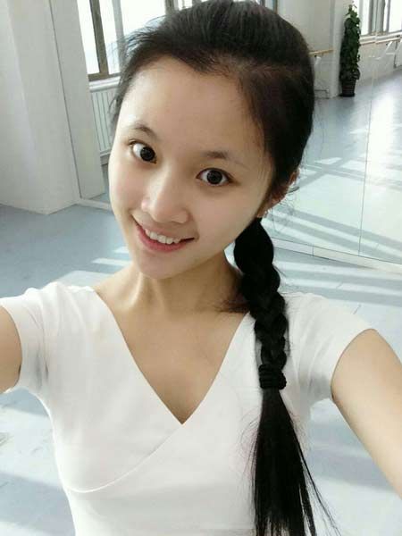 “谋女郎”张慧雯学生照曝光 清纯脱俗神似刘亦菲