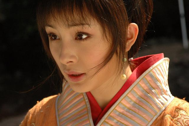 曝杨幂青涩古装照 19岁王昭君面容清秀亭亭玉立