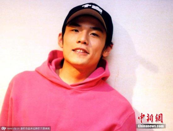 周杰伦<a href='http://www.bjxxg.cn/news/beijing/' target='_blank'><u>北京</u></a>餐厅开业吃饭限号黄牛150元叫卖号码牌