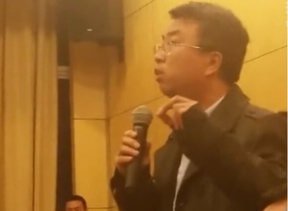 崔永元与复旦教授激辩转基因 17分31秒交锋小崔完胜教授观众鼓掌大笑