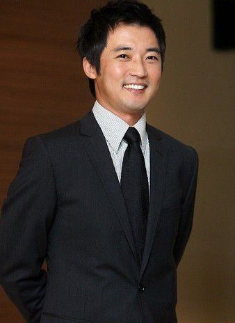 安在旭6月大婚 43岁安在旭6月1日迎娶小11岁女友崔贤珠