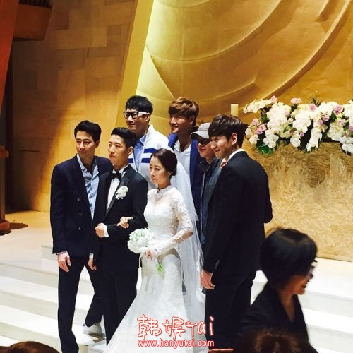 李光洙妹妹结婚 金钟国池石镇赵寅成宋仲基到场祝贺