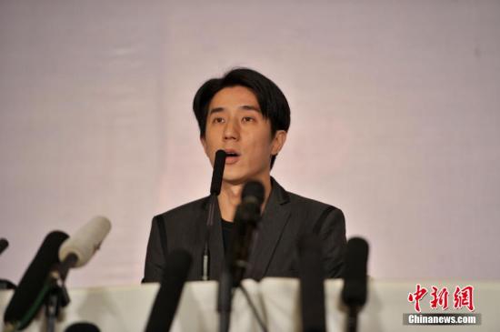 房祖名与友人聚餐 为躲媒体上演“追逐戏”