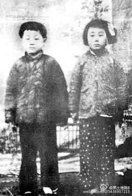 莫言8岁照片曝光 穷得光着身子到处跑？