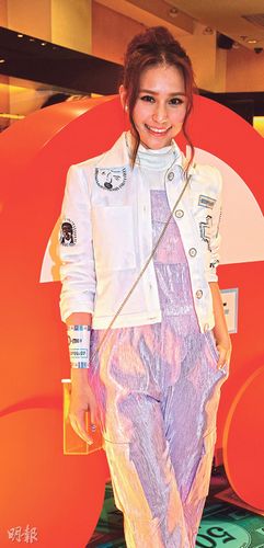 何超莲否认与吴克群分手:相信他不会拿我炒作（图）