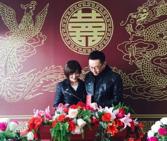 陆川晒领证照承认与央视主播胡蝶结婚:准备好了