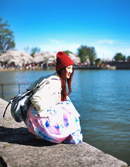 陈赫前妻晒美照微笑面对生活 网友:离开他更美好