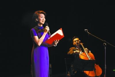 李修平退居二线后首亮相 现身公益朗诵会