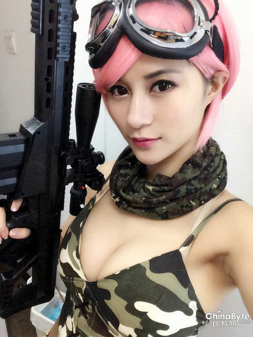 斗鱼tv直播女主播亮胸器诱惑玩家们HOLD不住