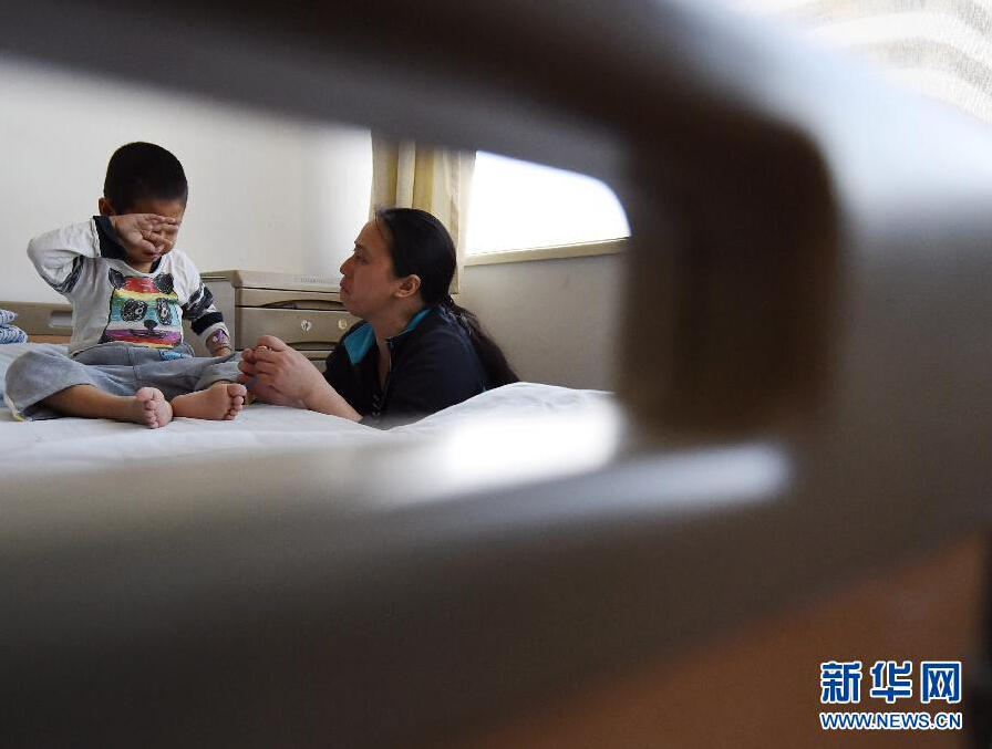天津全国首例儿童二次亲体肝移植 父母接力献肝救子