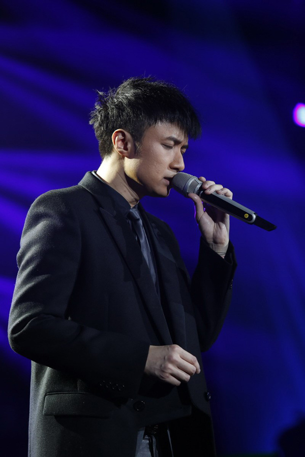 《歌手3》首轮淘汰陈洁仪出局 张靓颖获双料第一