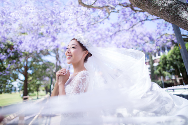 邓家佳婚纱照曝光 与圈外男友在澳洲举行婚礼