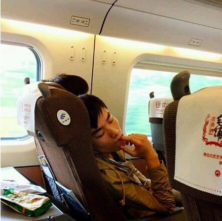 搞笑图片委屈的小二哥 真心搞不懂fashion界的男人