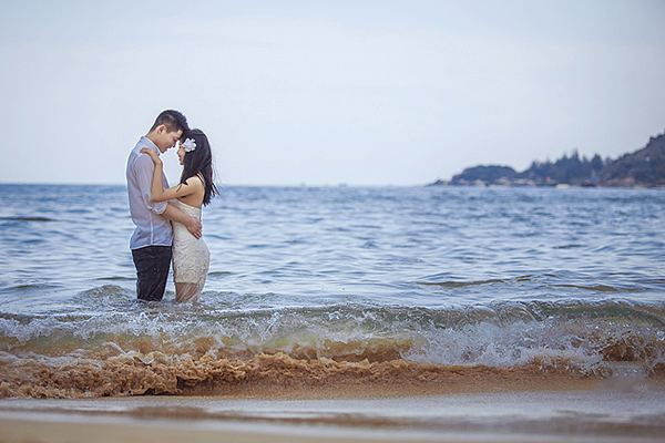 拍海景婚纱照如何挑选婚纱照礼服 变身性感美人鱼