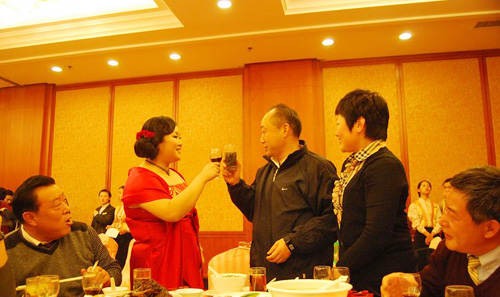 婚礼敬酒顺序攻略 婚礼敬酒有妙招